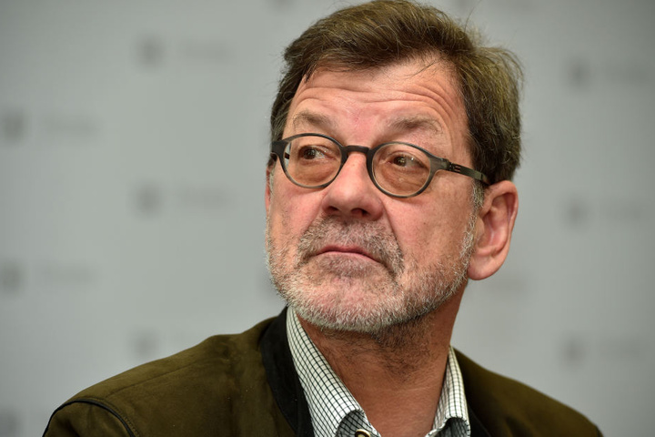 Der Leiter des Straßen- und Tiefbauamtes, Reinhard Koettnitz (62), verschafft den Bahnen schnellere Fahrt.