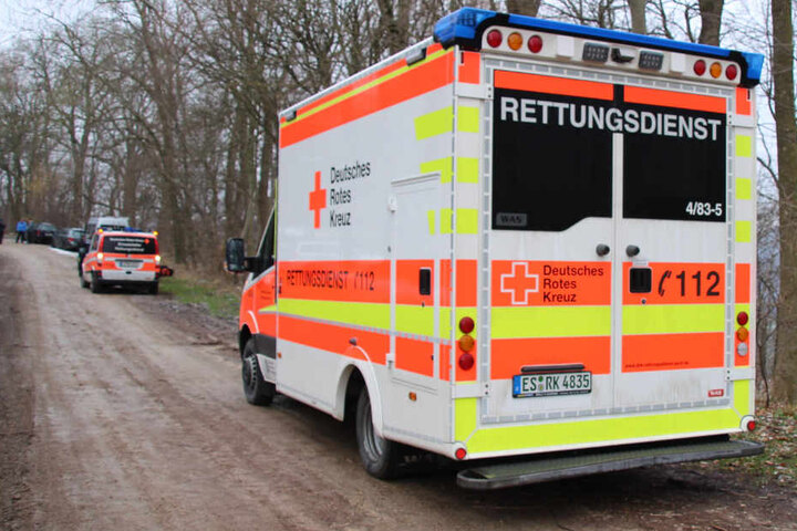 Einsatzkräfte vor Ort in Erkenbrechtsweiler.