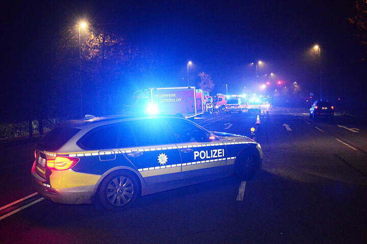 Die Straße wurde kurzzeitig von der Polizei abgesperrt.