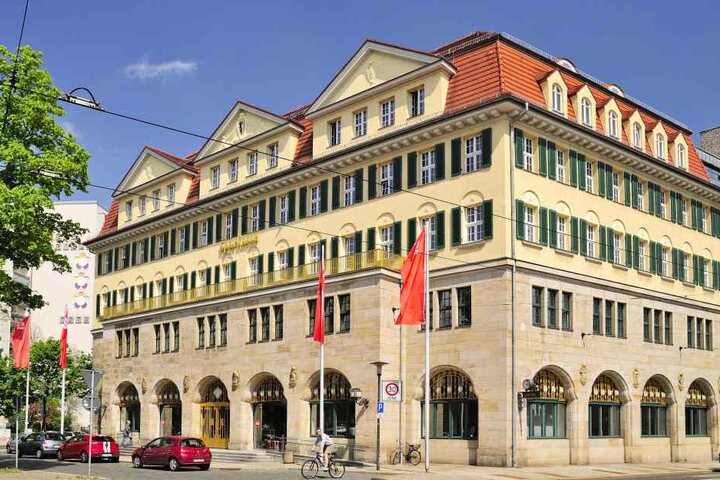 Der Sitz der Ostsächsischen Sparkasse in Dresden. Hier ist man über die Vorwürfe der Verbraucherschützer sichtlich irritiert.