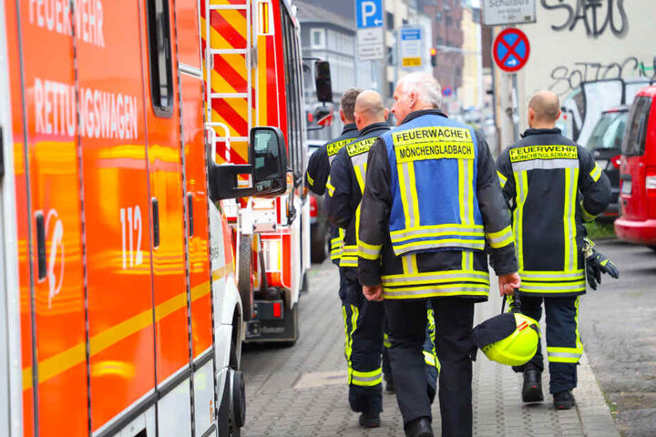 Zahlreiche Rettungskräfte waren am Unglücksort, verletzt wurde zum Glück niemand.