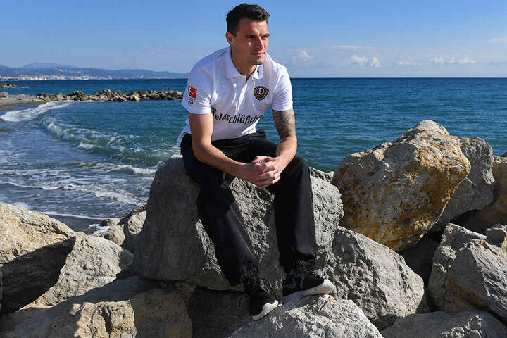 Philip Heise relaxt am Ufer des Mittelmeers. Mit seiner neuen Truppe, den schwarz-gelben Dynamos, macht es dem Ex-Stuttgarter viel Spaß.