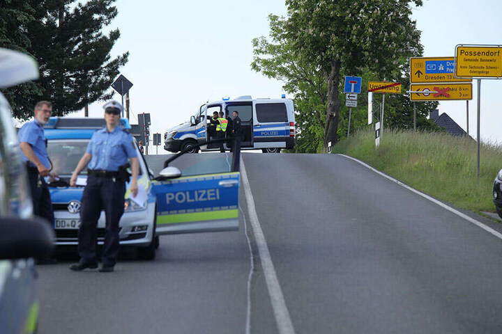 Die Ermittlungen laufen. Nach der Kollision musste die Bundesstraße für circa fünf Stunden gesperrt werden.