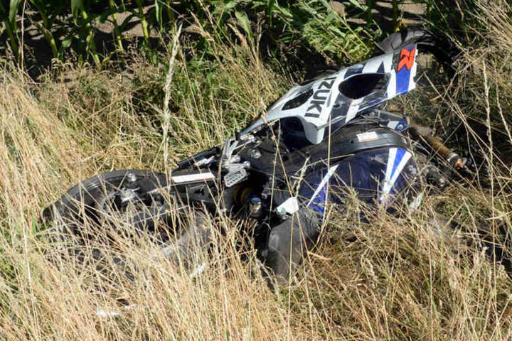 Die Suzuki schleuderte in einen angrenzenden Graben.