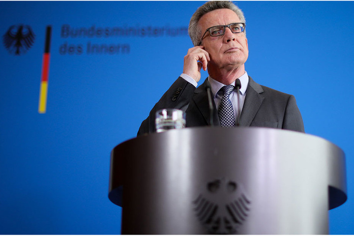 Bundesinnenminister Thomas de Maizière (62, CDU).