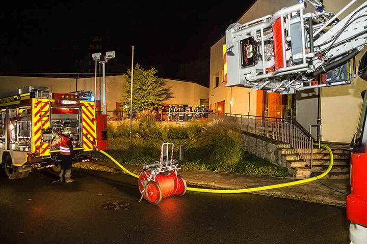 Der Brand entstand vermutlich wegen eines technischen Defekts.