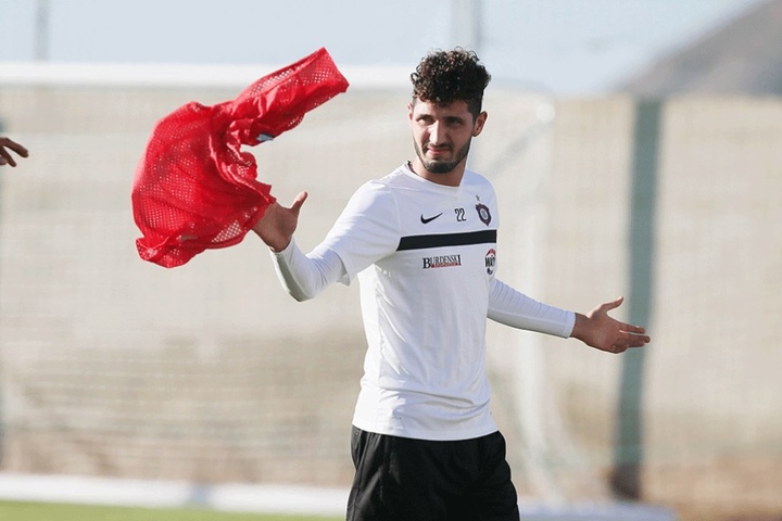 Fabio Kaufmann ist im Trainingslager in Spanien ein gefragter Dolmetscher.