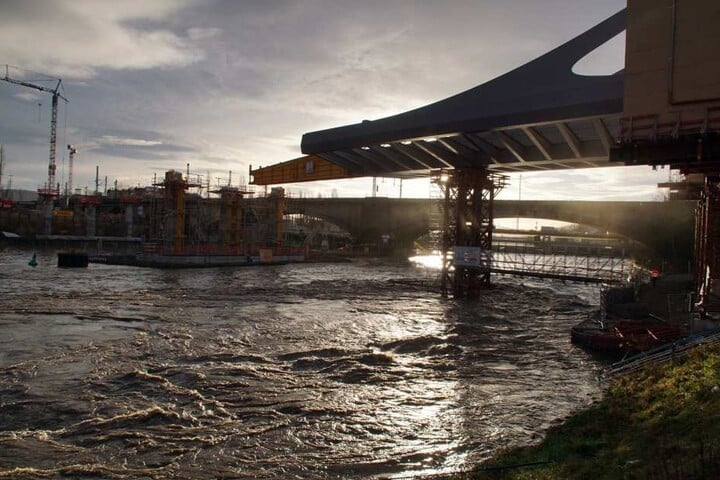 Die starken Wasserströme sollen noch einige Tage andauern.