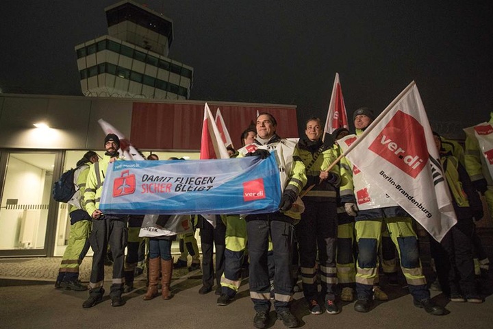 Durch den Streik kommt es zu vielen Flugausfällen und Verspätungen.