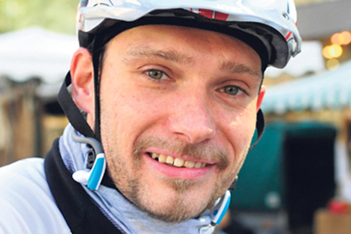 Tom Dopler
(34), Zerspanungsfacharbeiter
aus Köthensdorf:
„Ich
wähle die
AfD. Das habe
ich bereits
vor vier Jahren getan. Ich halte
es für eine gute Wahl. Wichtig
ist mir vor allem die Familienpolitik.“