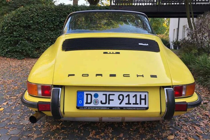 Die Polizei sucht einen teuren Porsche-911-Oldtimer.