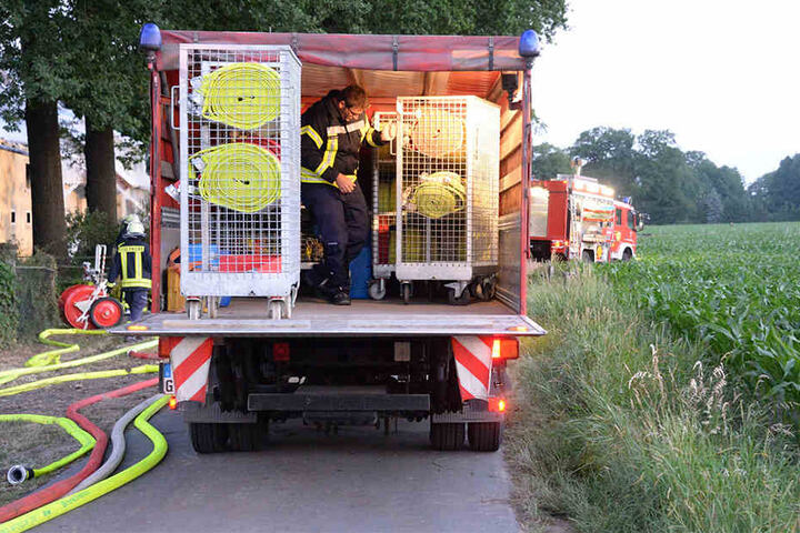 Bis zum Morgengrauen dauerten die Löscharbeiten an.