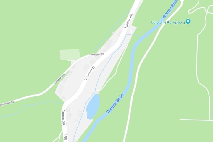 Der Unfall soll sich auf der Tanner Straße, auf Höhe des Sonnenweges, ereignet haben.