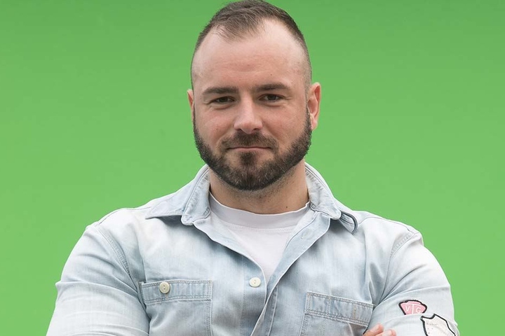 Robert Berger (33) von der Initiative "Stadtbild Dresden" fordert sogar den Abriss des Hochhauses.