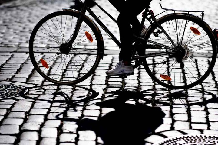Vor allem kritisieren viele Radfahrer die zu schmalen Radwege. (Symbolbild)