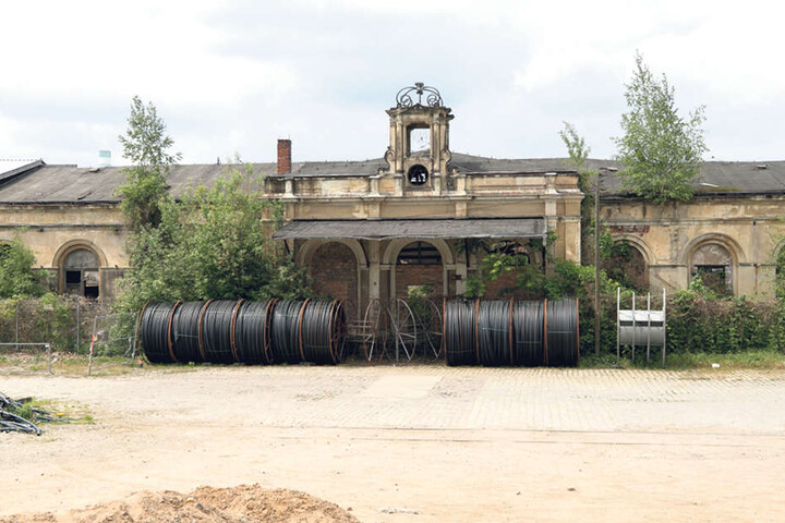 Der Alte Leipziger Bahnhof an der Leipziger Straße verfällt weiterhin.