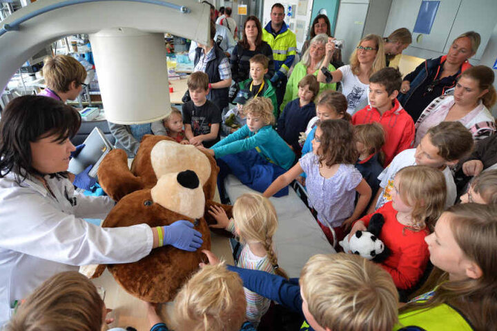 Im Rahmen der Geniale gibt's auch jede Menge Programm für Kinder. Zum Beispiel im Krankenhaus. (Symbolbild)