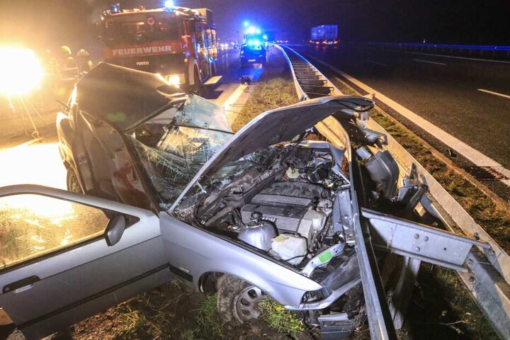 Während der Bergungsarbeiten wurde die Autobahn gesperrt.