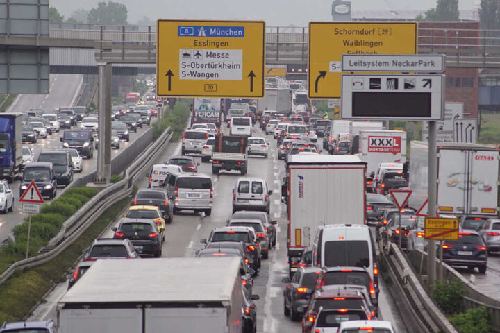 Nebenstraßen und Umfahrungswege sind ebenfalls komplett überlastet.