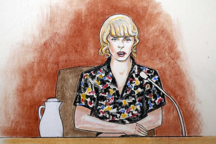 Die Gerichtszeichnung vom 10.08.2017 zeigt die US-Sängerin Taylor Swift bei ihrer Zeugenaussage in einem Bundesgericht.