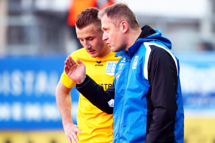 BFV-Coach Erik Schmidt muss in Zukunft auf Tommy Klotke (l.) verzichten. (Archivbild)