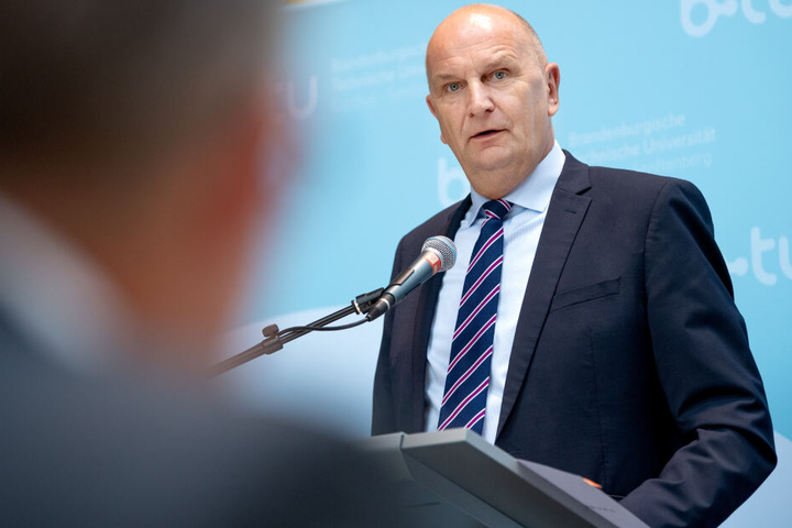 Woidke hält die AfD für ein hohes Risiko für den Wirtschaftsstandort Brandenburg.