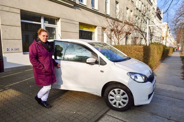Susanne Koplin (52) hat Ärger mit ihrem Nachbarn. Der Streit vor ihrem Haus eskalierte immer weiter, bis sogar das Amtsgericht eingeschaltet werden musste.