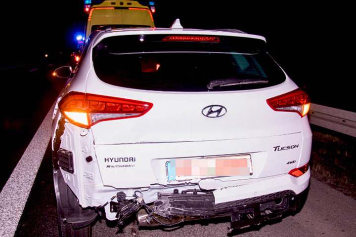 Alle Insassen des Hyundai mussten ins Krankenhaus gebracht werden.
