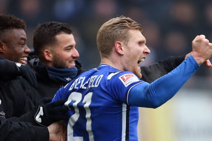 DSC-Stürmer Andreas Voglsammer (r.) freut sich über seinen Treffer zum 1:0.