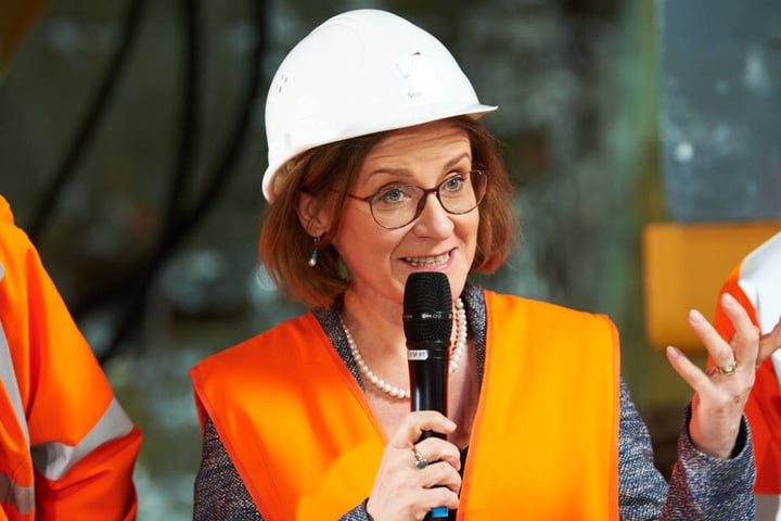 BVG-Chefin Sigrid Nikutta sieht keine Chance die Forderungen zu erfüllen. Dieses Bild zeigt sie bei einer Tunneltaufe Mitte 2018.