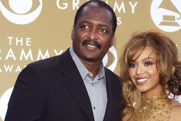 Beyoncé mit ihrem Vater Mathew Knowles im Jahr 2004.