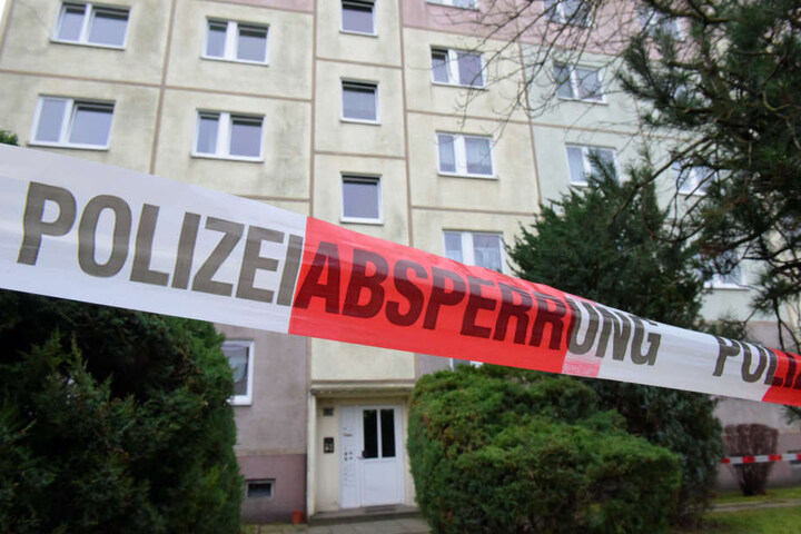 Am Montagnachmittag soll ein Brandursachenermittler seine Arbeit in der Hausnummer 13 aufnehmen.