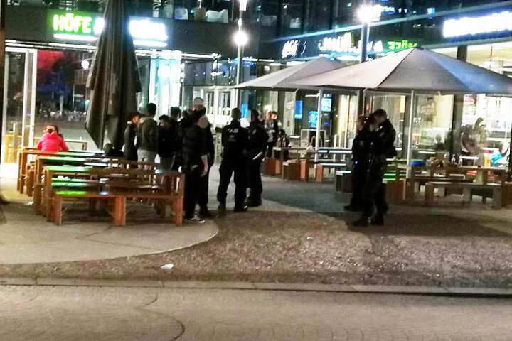 Die Polizei vernahm bei den Höfen am Brühl mehrere Personen.