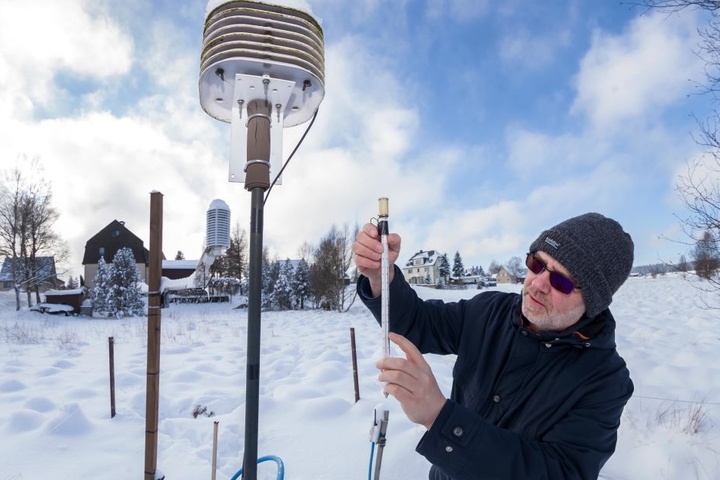 Hobby-Meteorologe
Peter
Weiße (53)
maß bereits im vergangenen Jahr im Januar in
Kühnhaide
coole
minus
25 Grad (Archivfoto).