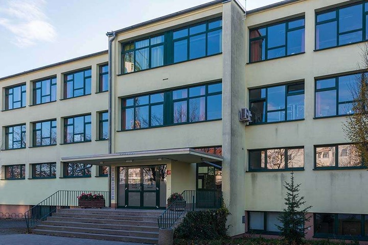 Der Unterricht am HOGA-Gymnasium in Dobritz läuft wieder. Klarheit, ob sie infiziert sind, werden 600 Schüler, Lehrer und Familienangehörige erst Mitte Februar haben.