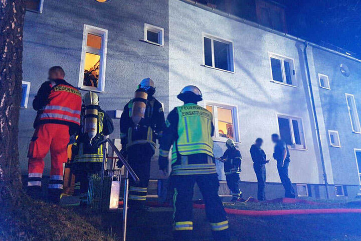 Bei Eintreffen der Feuerwehr stand der Topf auf dem Herd bereits in Flammen.