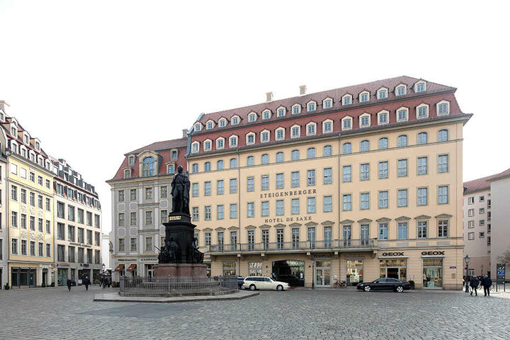 Im schicken Hotel Steigenberger am Neumarkt genoss der Zechpreller mehrere Übernachtungen mit Frühstück.