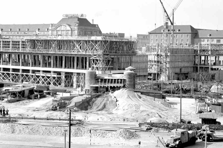 Kulti-Baustelle 1967. Zwei Jahre
später wurde das Gebäude im Dresdner Zentrum eröffnet.