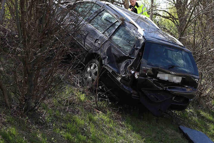 Das eigentliche Unfallfahrzeug rauschte den Hang hinauf.