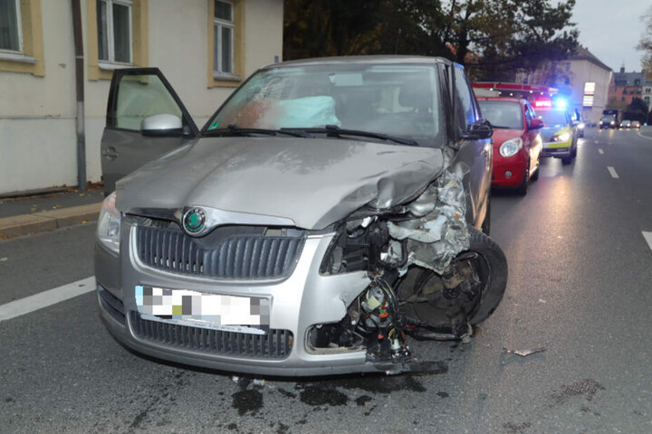 Der Skoda wurde erheblich beschädigt, soll sogar einen Totalschaden haben.