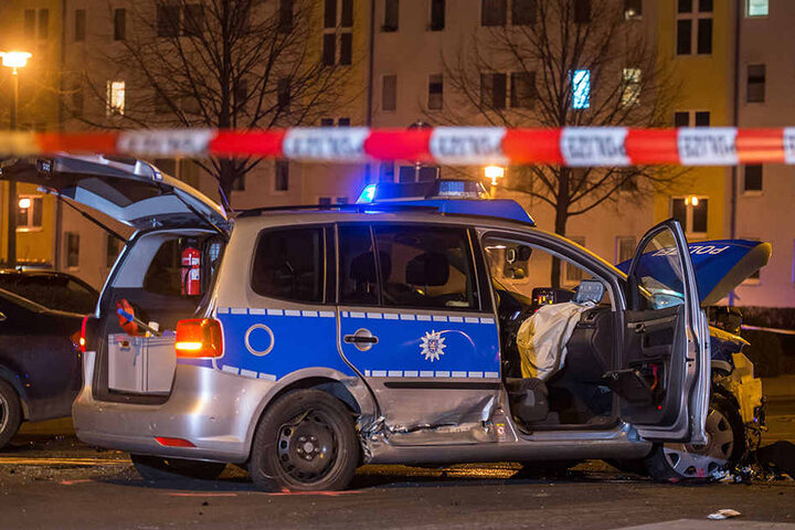 Die Polizei sperrte den Unfallort weiträumig ab.