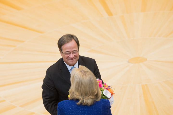 Armin Laschet (CDU) löste Hannelore Kraft (SPD) als Ministerpräsident von Nordrhein-Westfalen ab.