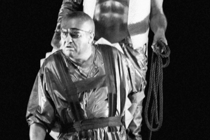 Ekkehard Wlaschiha 1994 in seiner Paraderolle des Alberich bei den 85. Richard-Wagner-Festspielen in Bayreuth.