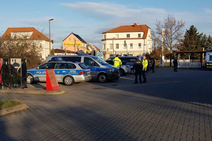 Etwa 650 Personen müssen ihre Häuser verlassen.