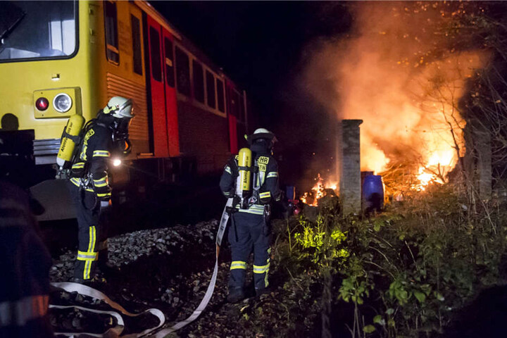 Nachgestellt wurde eine Explosion in der Taunusbahn mit über 100 Verletzten.