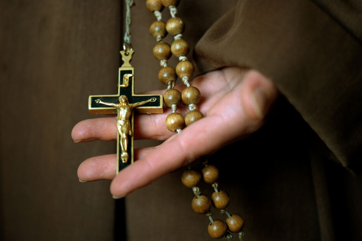 Der Mann gab an, dass er zum christlichen Glauben gefunden habe und sich deswegen bei der Polizei gemeldet habe. (Symbolbild)