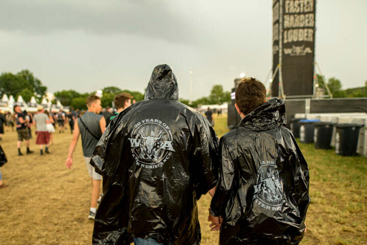 Einige Festival-Besucher hatten schon die richtige Kleidung parat.