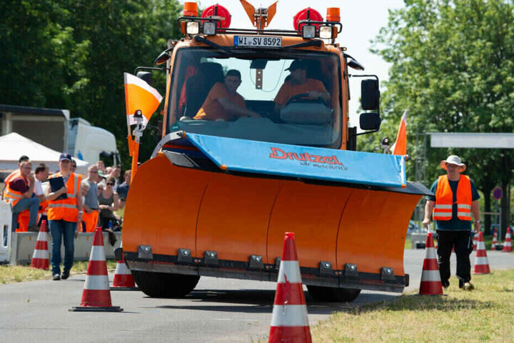 Im Juni diesen Jahres konnte das Team der Straßenmeisterei aus Frankenberg die hessischen Scheepflug-Meisterschaften gewinnen.