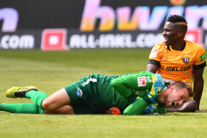 Nach einem Zusammenstoß mit Dynamos Moussa Koné zog sich Zingerle die schwere Verletzung in Dresden im Mai zu.