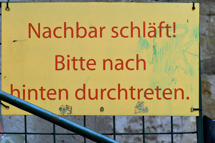 Die Sperrstunde soll helfen, Anwohner vor Lärm zu schützen. Gegner bezweifeln das.